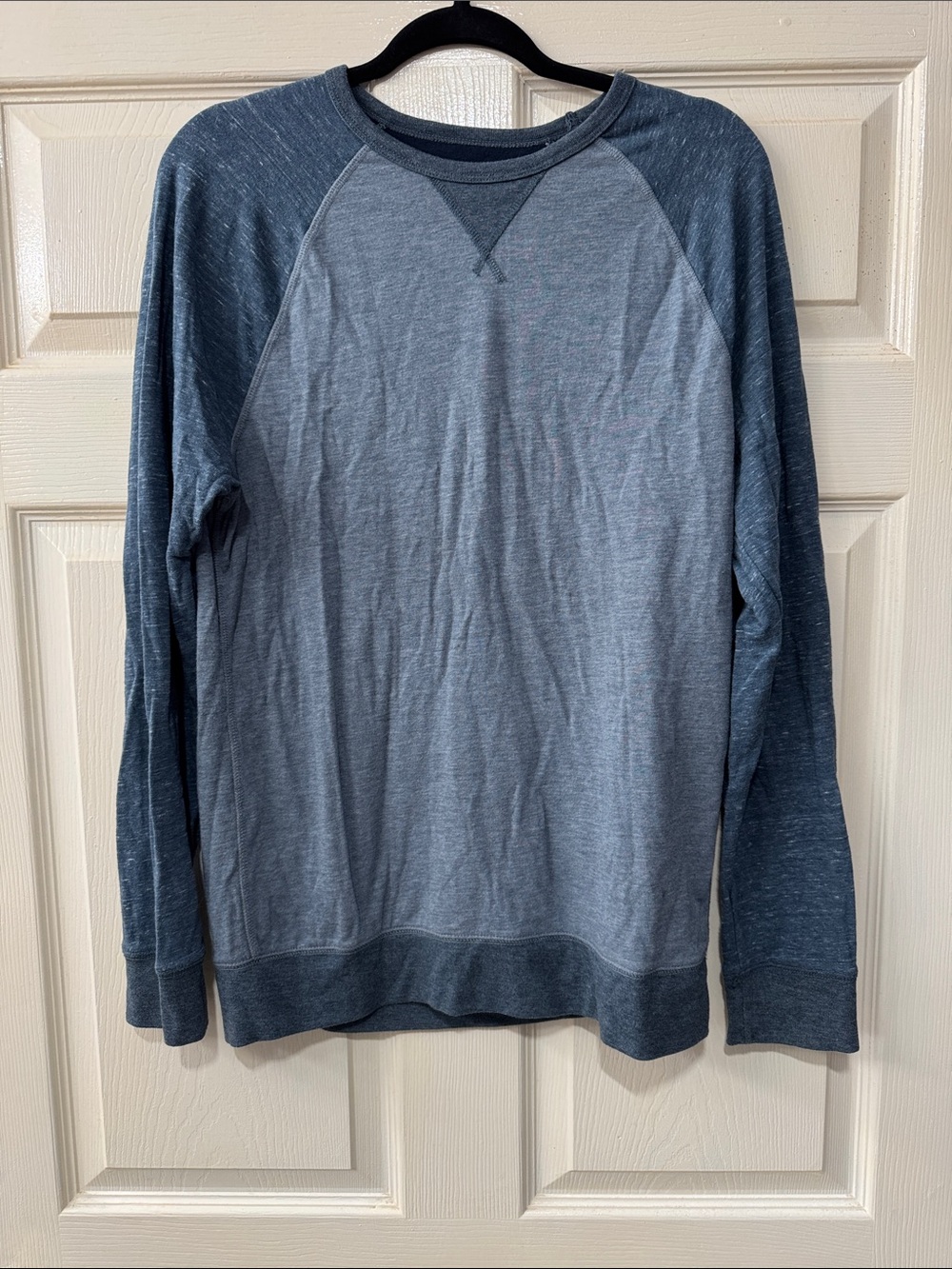 Sonoma Men's Supersoft Two-Tone Blue Raglan Long Sleeve Shirt Medium
